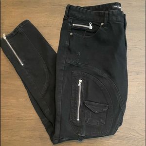 Fashion Nova Mens Jeans. Size 38. Black with zippers on the leg.